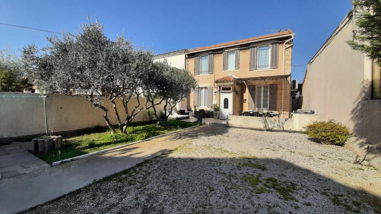 Maison Maloya 2 Chambres Avec Jardin Cavaillon Esterno foto